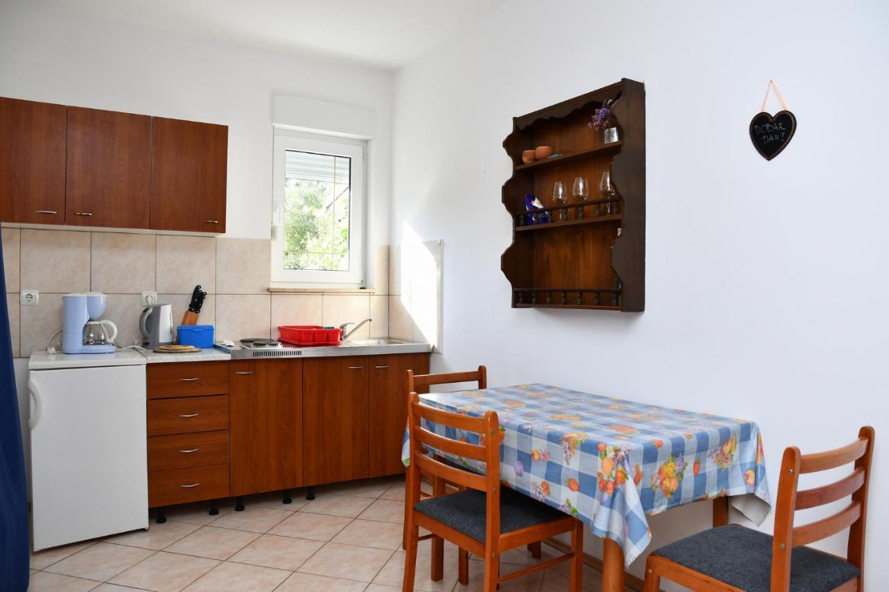 Apartmani Novotny Plavi Banjol Exterior photo